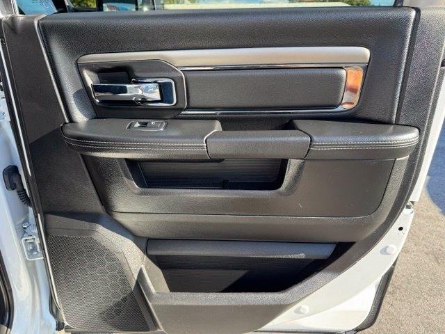 RAM 2500 Laramie 4x4 Mega Cab 6'4" Box 2018