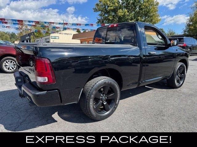 RAM 1500 4WD Reg Cab 120.5" Express 2015