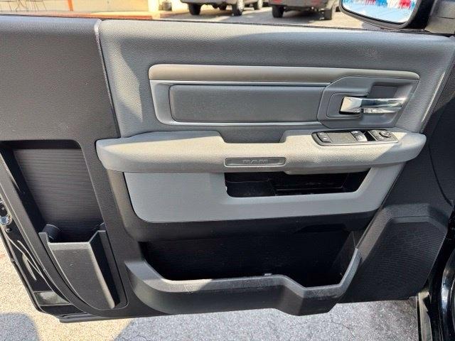 RAM 1500 4WD Reg Cab 120.5" Express 2015