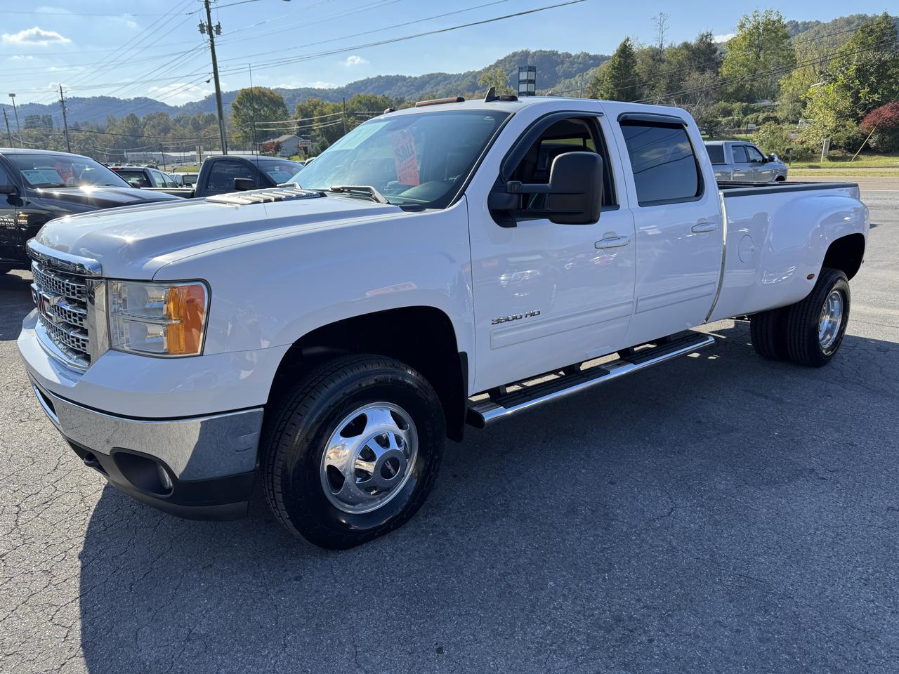 GMC Sierra 3500HD 4WD Crew Cab 167.7" SLT 2012