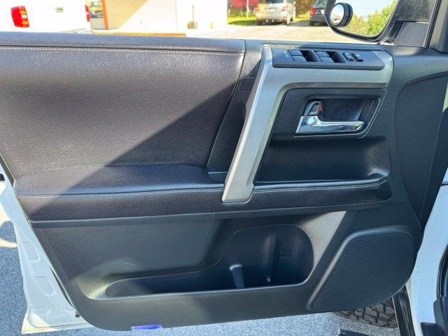Toyota 4Runner 4WD 4dr V6 SR5 Premium (Natl) 2016