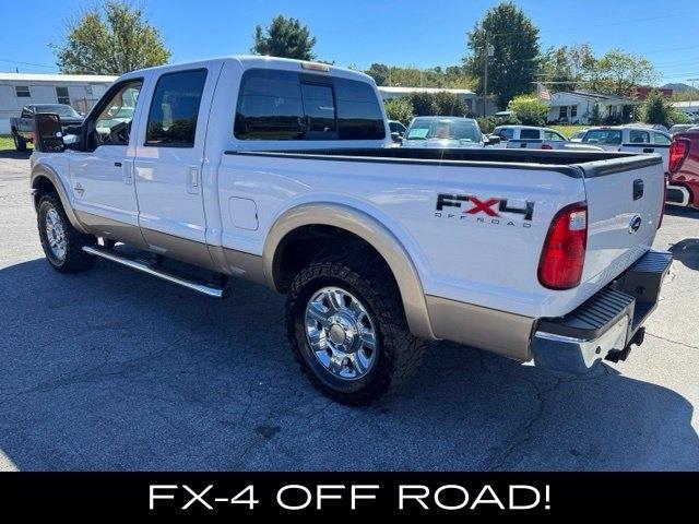 Ford Super Duty F-250 SRW 4WD Crew Cab 156" Lariat 2011