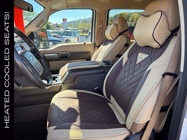 Ford Super Duty F-250 SRW 4WD Crew Cab 156" Lariat 2011