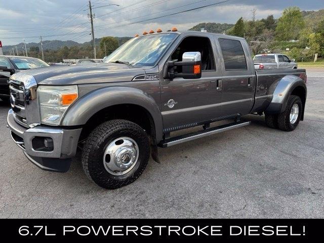 Ford Super Duty F-450 DRW Lariat 4WD Crew Cab 8' Box 2014