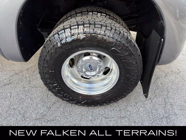 Ford Super Duty F-450 DRW Lariat 4WD Crew Cab 8' Box 2014