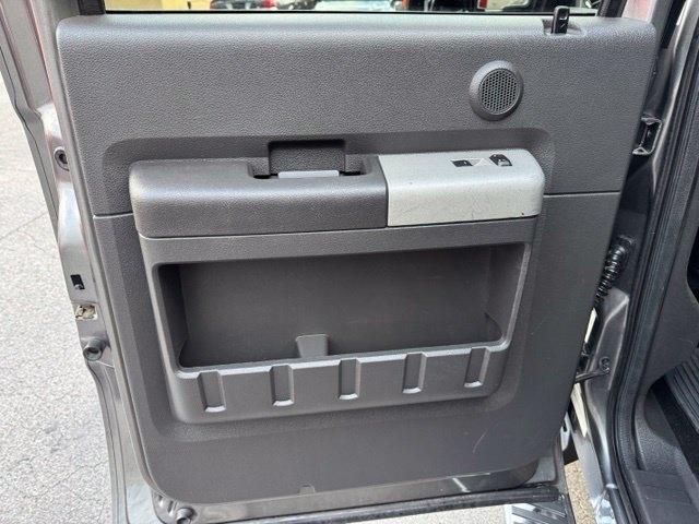 Ford Super Duty F-450 DRW Lariat 4WD Crew Cab 8' Box 2014