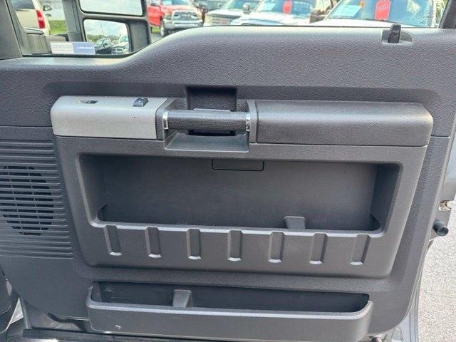 Ford Super Duty F-450 DRW Lariat 4WD Crew Cab 8' Box 2014