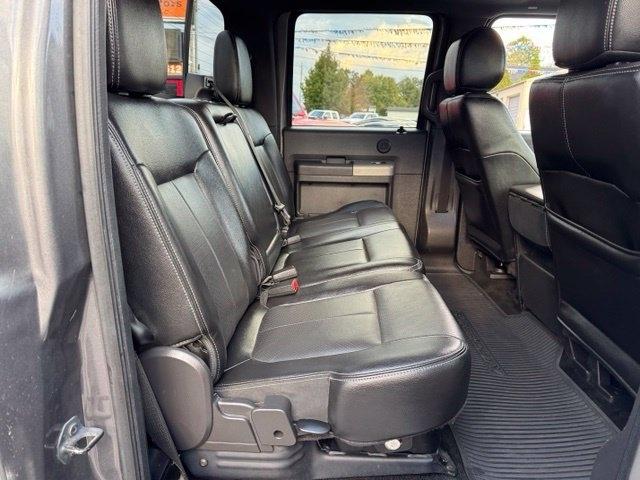 Ford Super Duty F-450 DRW Lariat 4WD Crew Cab 8' Box 2014