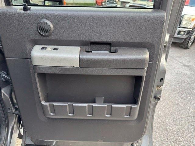 Ford Super Duty F-450 DRW Lariat 4WD Crew Cab 8' Box 2014
