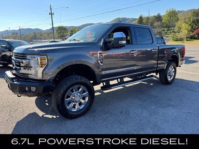 Ford Super Duty F-350 SRW Lariat 4WD Crew Cab 6.75' Box 2018
