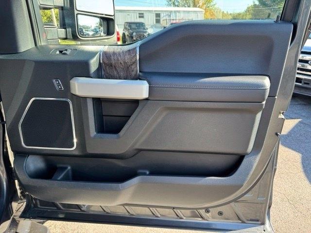 Ford Super Duty F-350 SRW Lariat 4WD Crew Cab 6.75' Box 2018