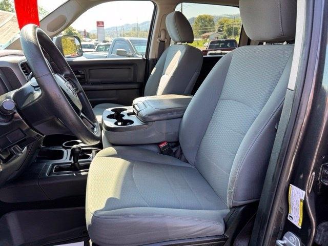 RAM 2500 Tradesman 4x4 Crew Cab 6'4" Box 2018