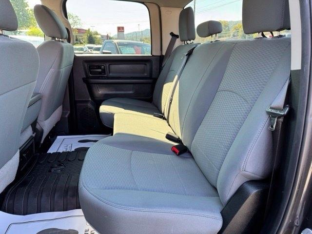 RAM 2500 Tradesman 4x4 Crew Cab 6'4" Box 2018
