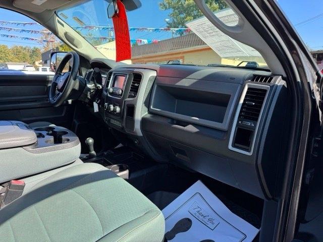 RAM 2500 Tradesman 4x4 Crew Cab 6'4" Box 2018