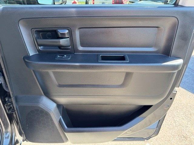 RAM 2500 Tradesman 4x4 Crew Cab 6'4" Box 2018
