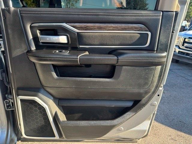 RAM 2500 Laramie 4x4 Crew Cab 6'4" Box 2020
