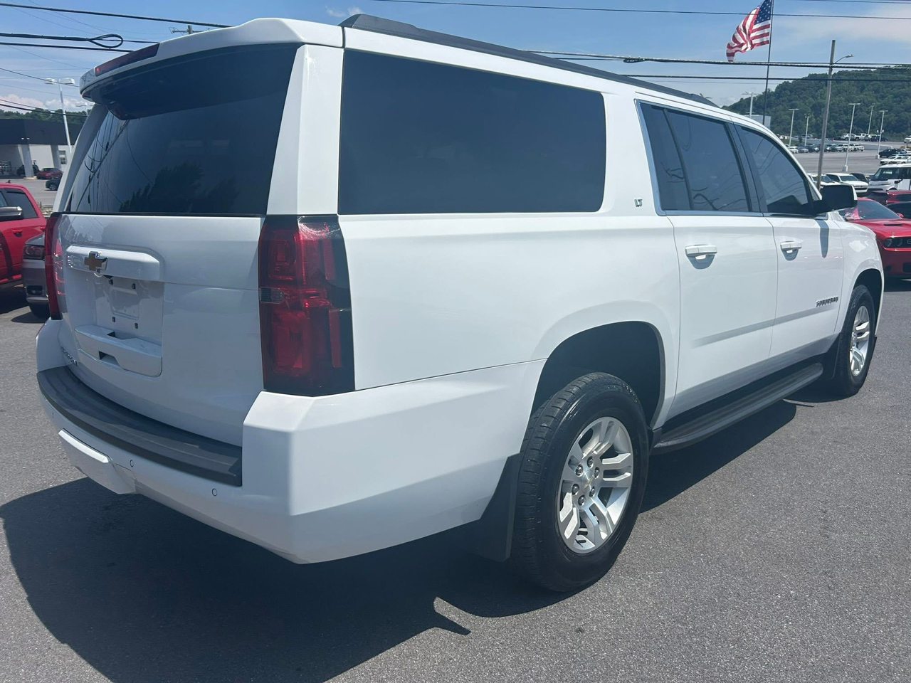 Chevrolet Suburban 4WD 4dr 1500 LT 2018