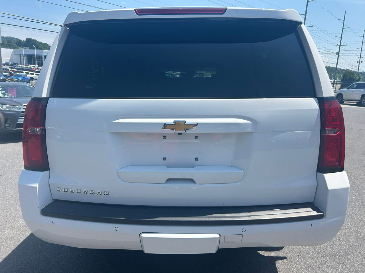 Chevrolet Suburban 4WD 4dr 1500 LT 2018