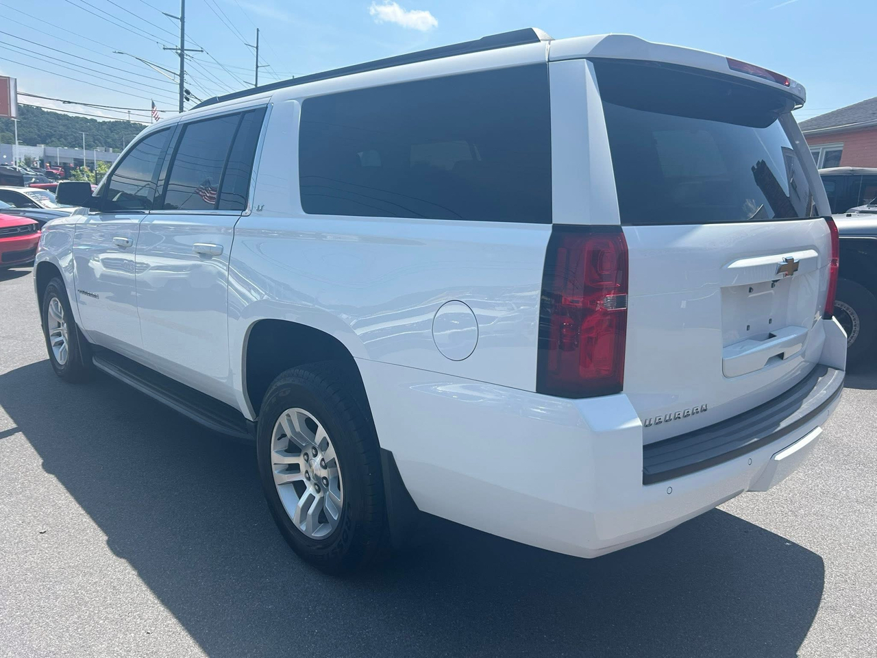 Chevrolet Suburban 4WD 4dr 1500 LT 2018