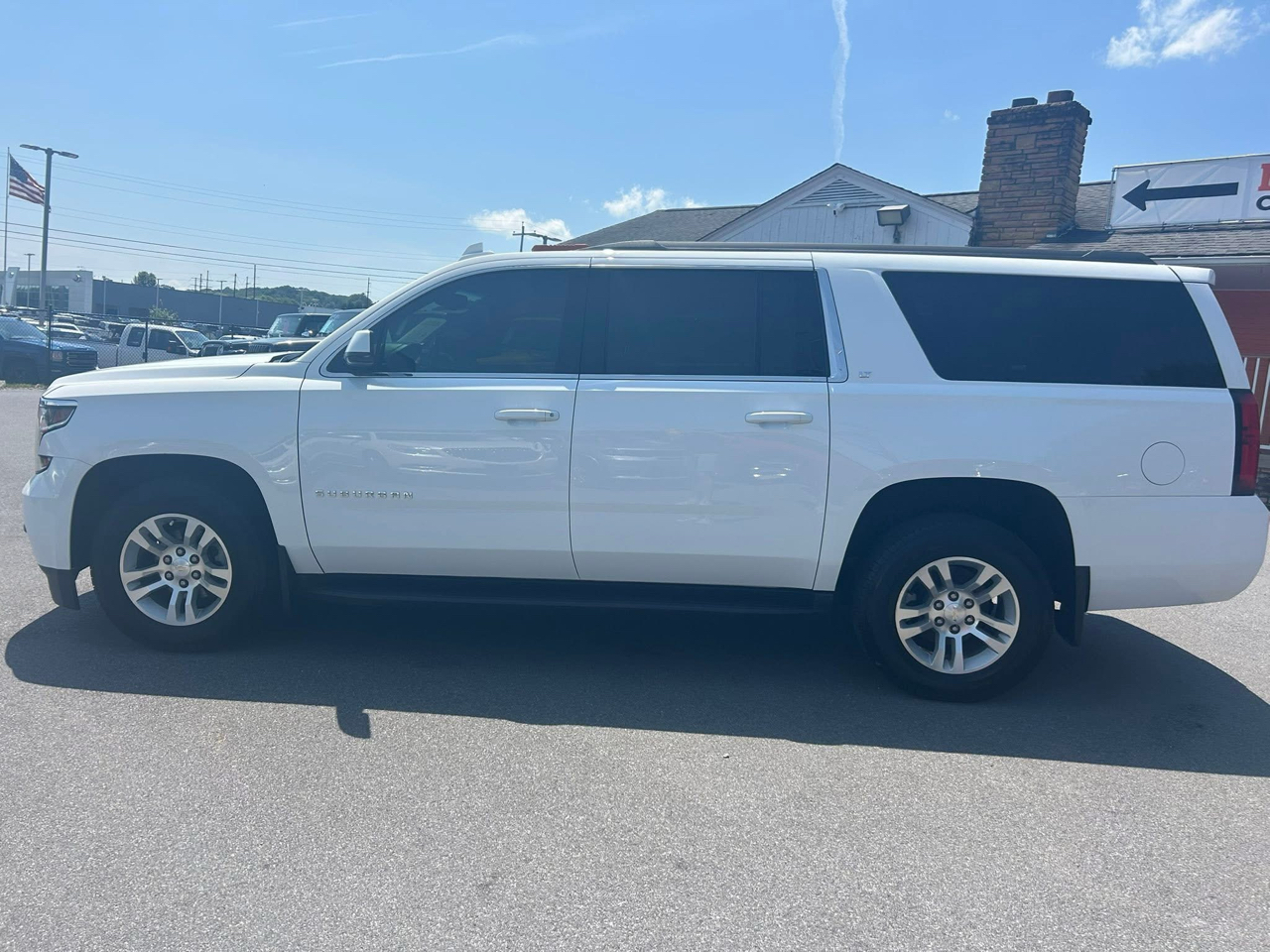 Chevrolet Suburban 4WD 4dr 1500 LT 2018