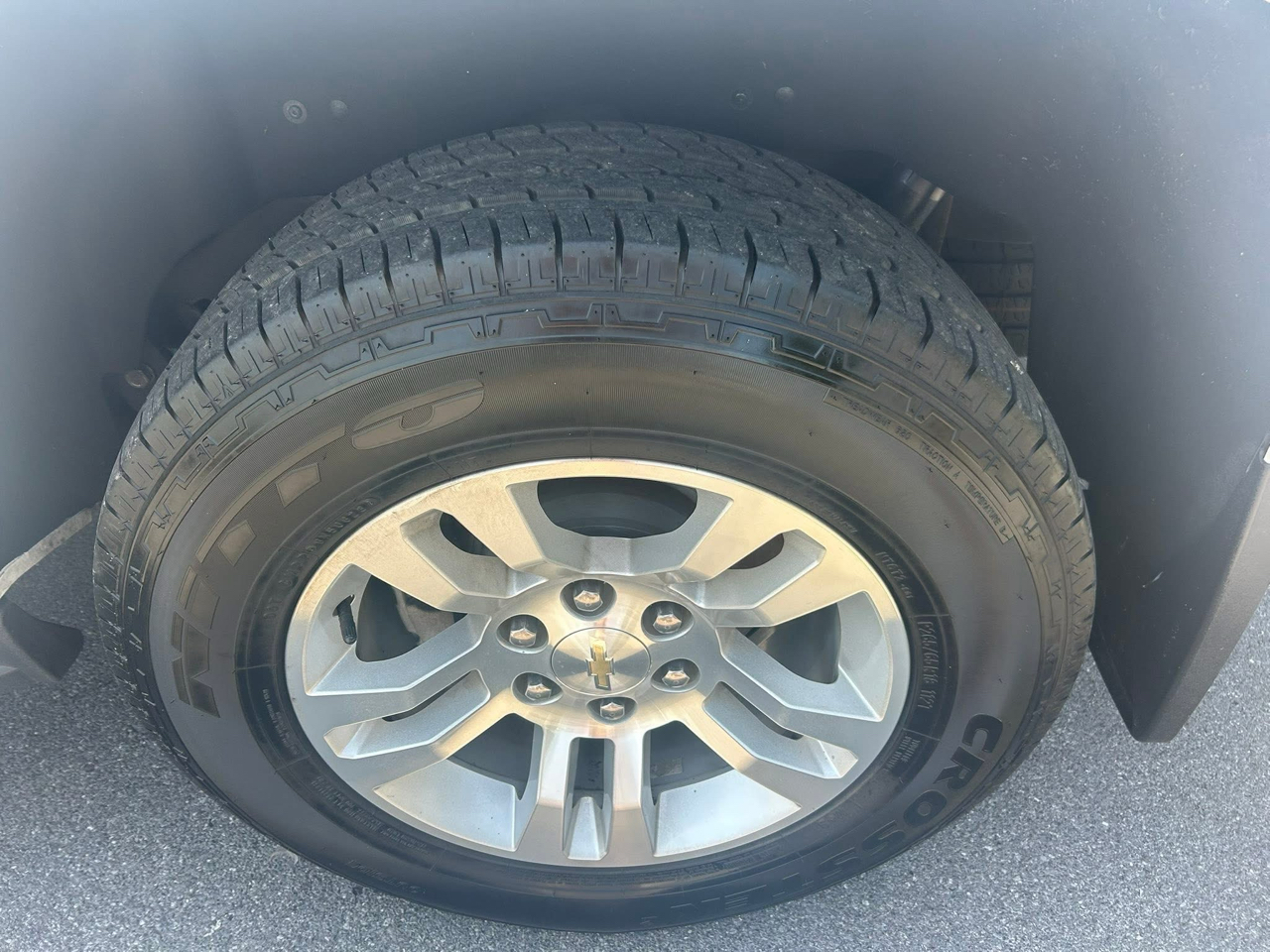 Chevrolet Suburban 4WD 4dr 1500 LT 2018