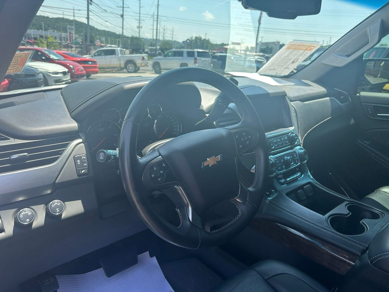 Chevrolet Suburban 4WD 4dr 1500 LT 2018