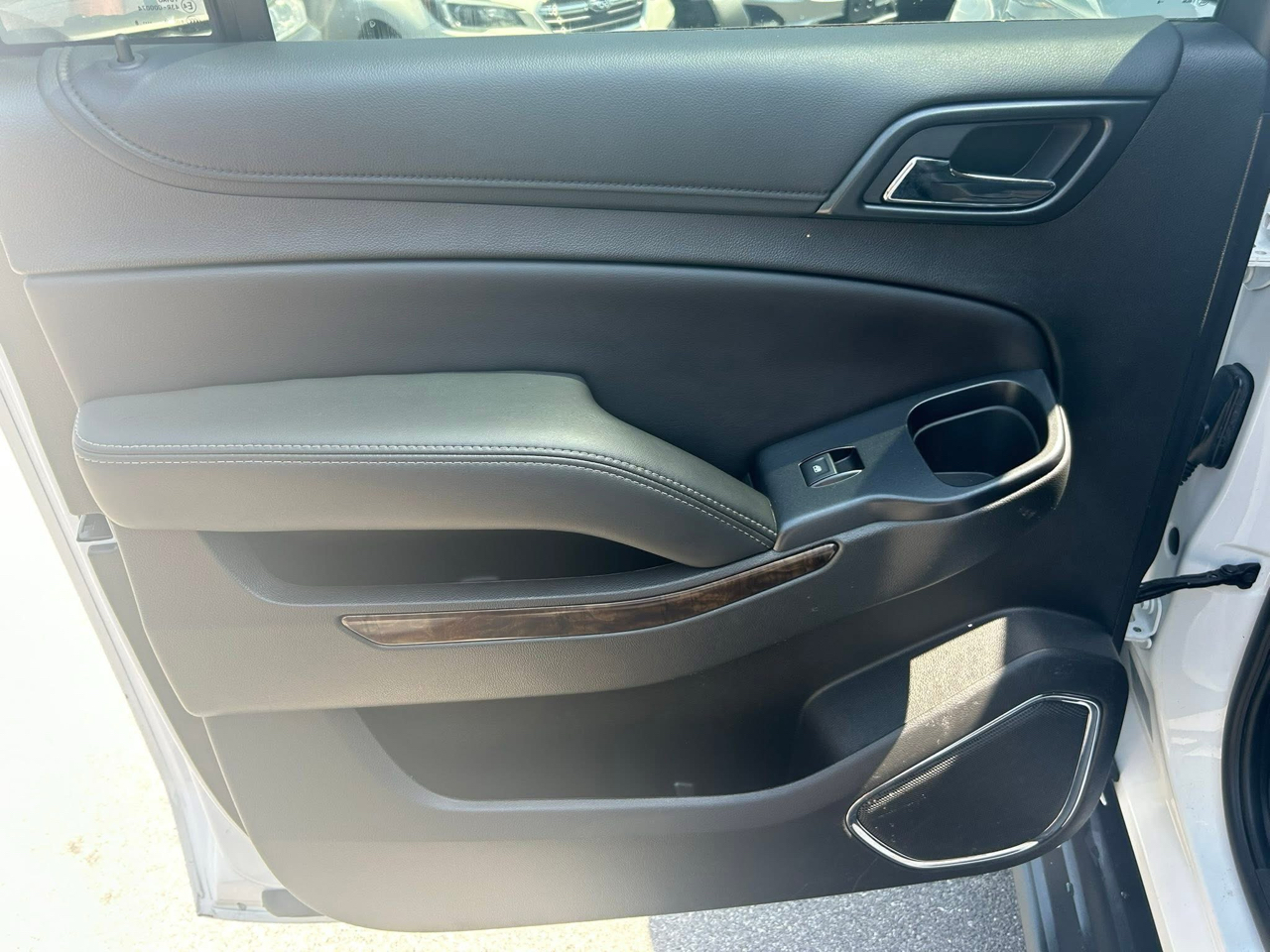 Chevrolet Suburban 4WD 4dr 1500 LT 2018