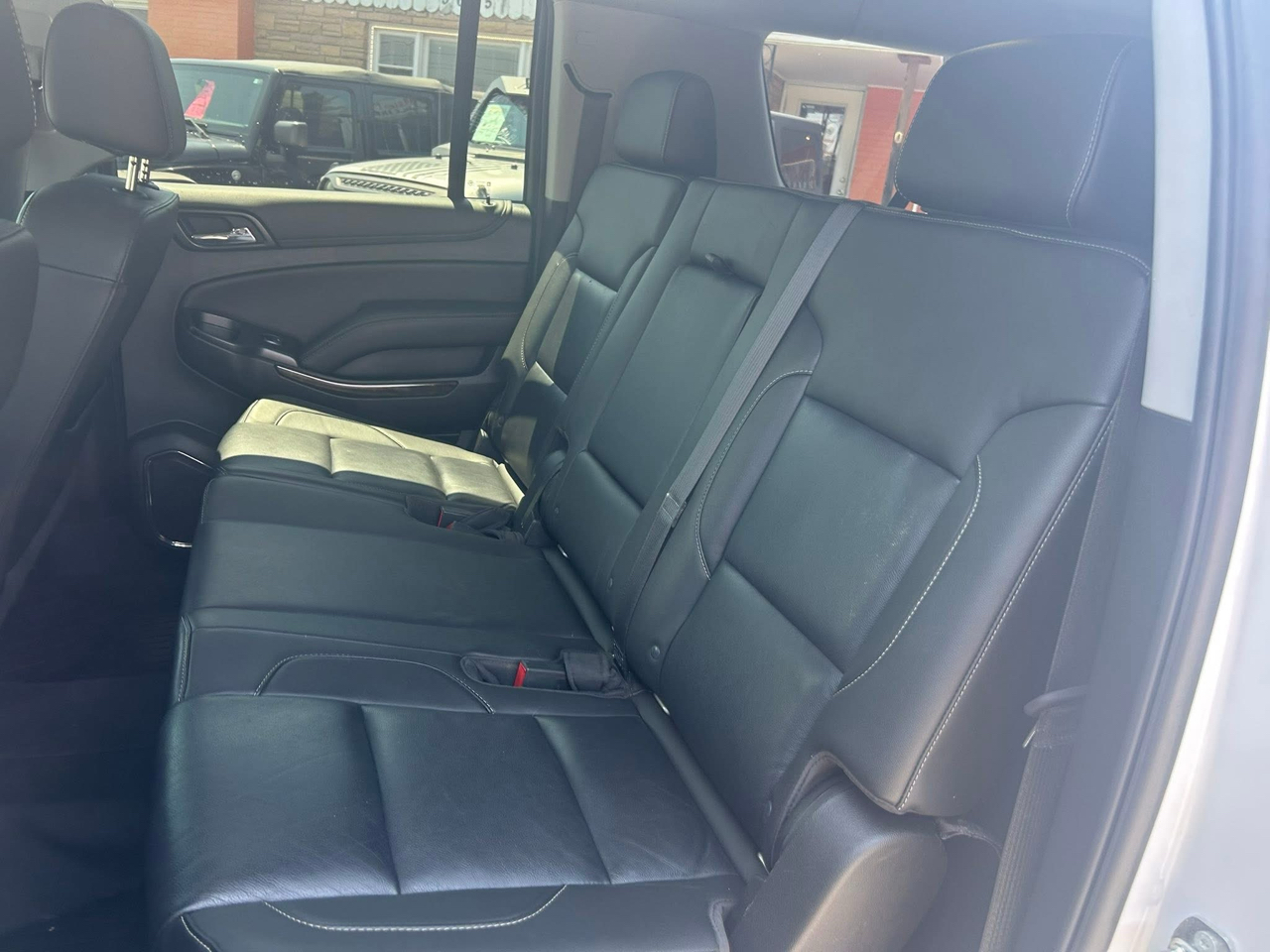 Chevrolet Suburban 4WD 4dr 1500 LT 2018