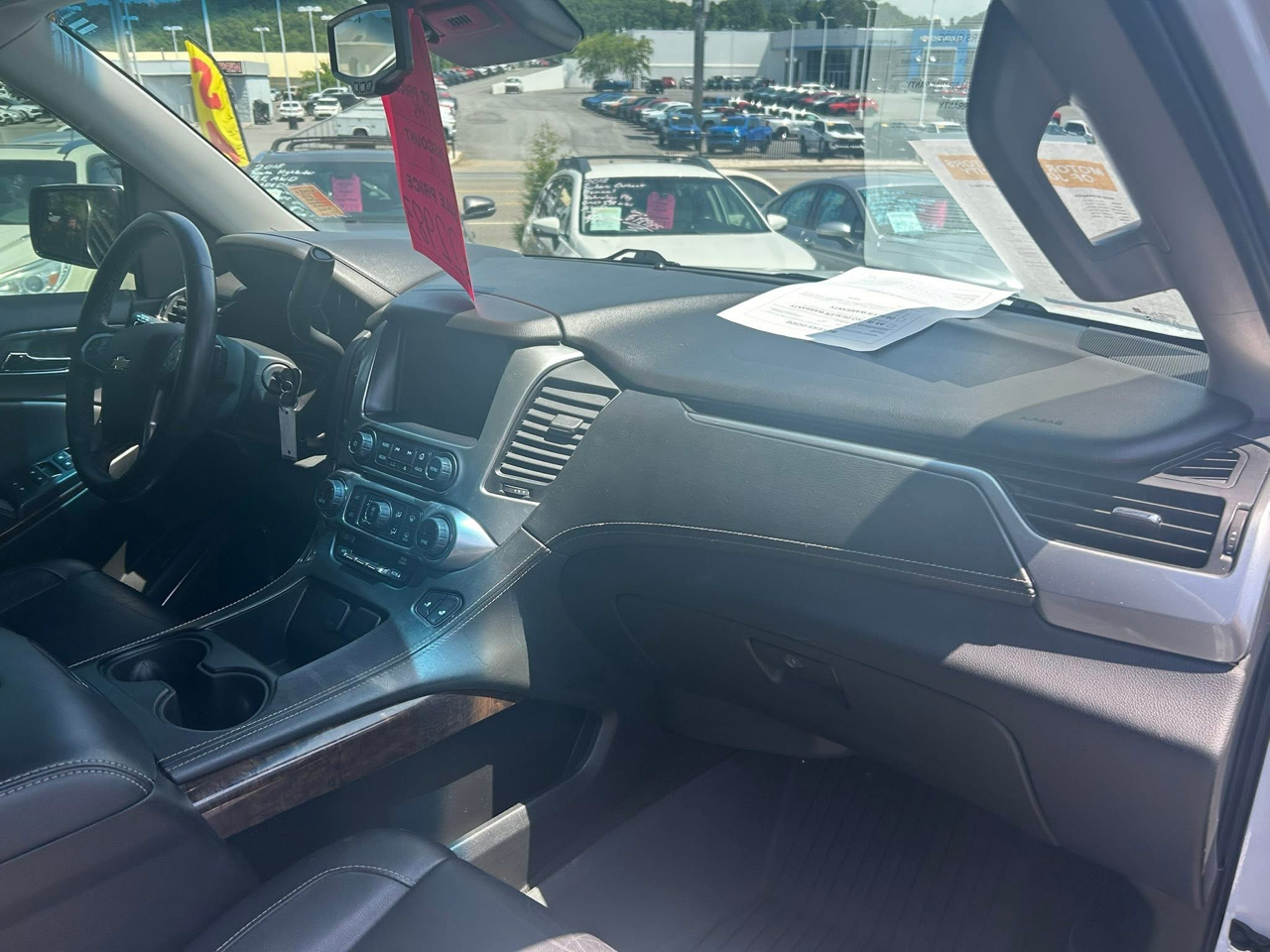 Chevrolet Suburban 4WD 4dr 1500 LT 2018