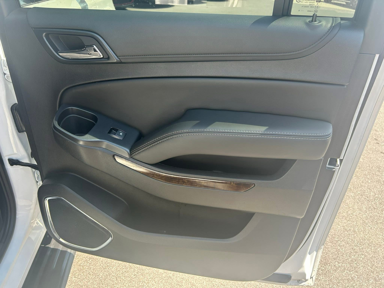 Chevrolet Suburban 4WD 4dr 1500 LT 2018