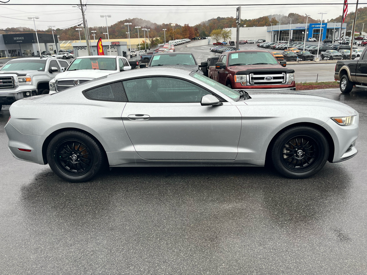 Ford Mustang 2dr Fastback V6 2015 Ford Mustang 2dr Fastback V6 2015