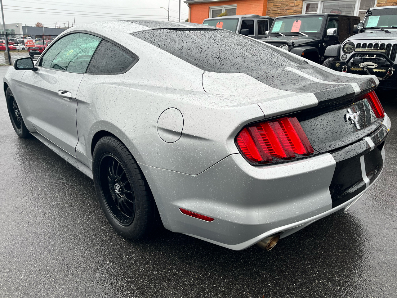 Ford Mustang 2dr Fastback V6 2015 Ford Mustang 2dr Fastback V6 2015