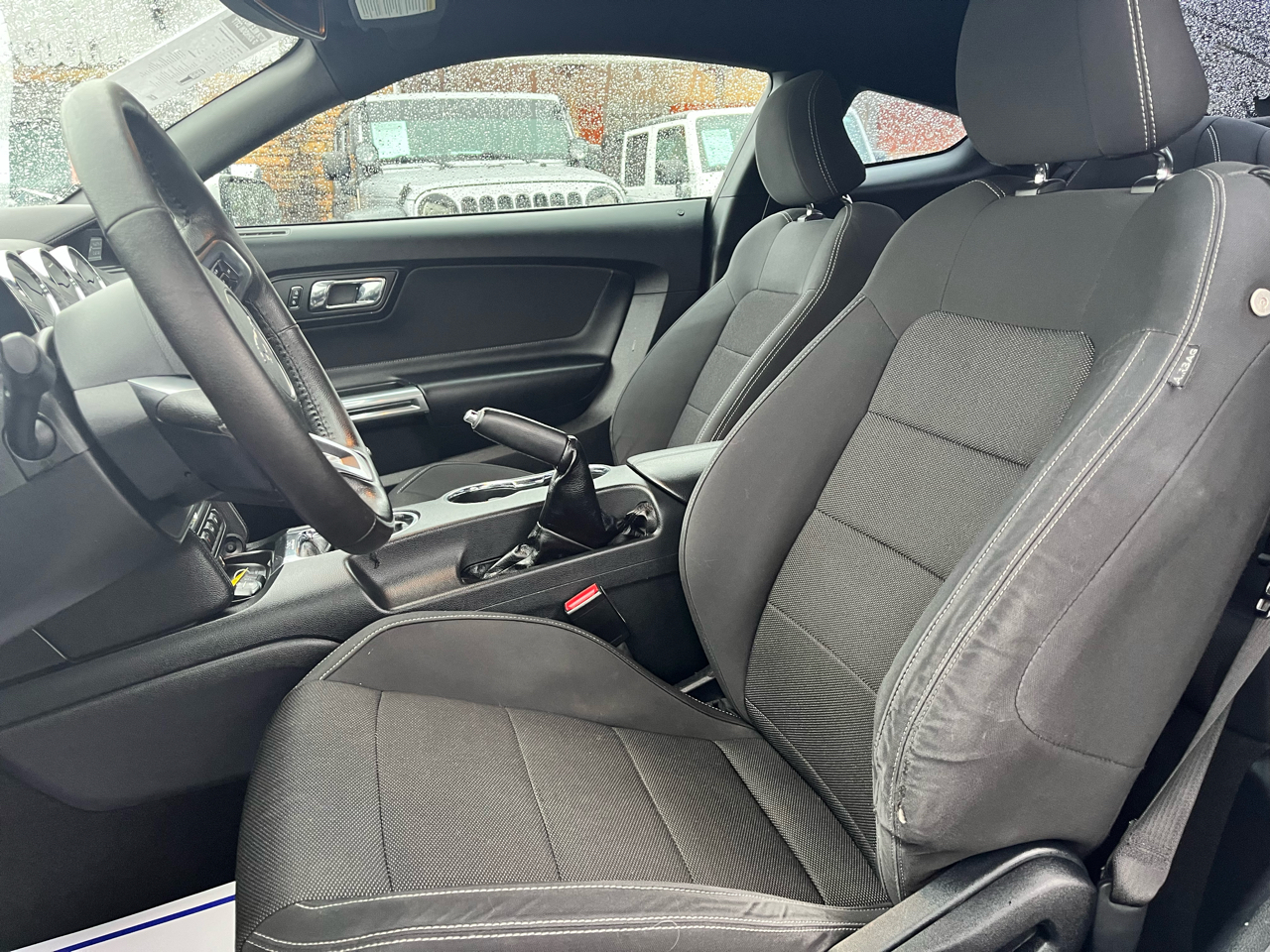 Ford Mustang 2dr Fastback V6 2015 Ford Mustang 2dr Fastback V6 2015