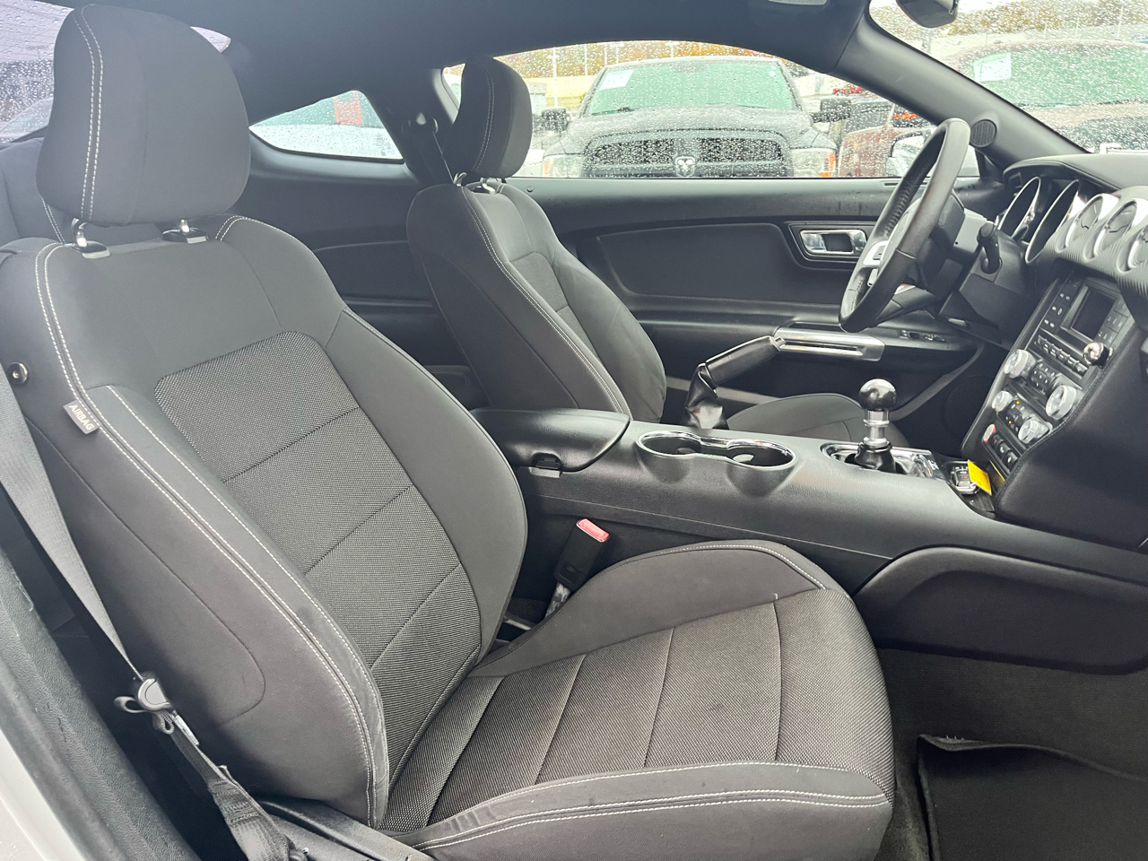 Ford Mustang 2dr Fastback V6 2015 Ford Mustang 2dr Fastback V6 2015