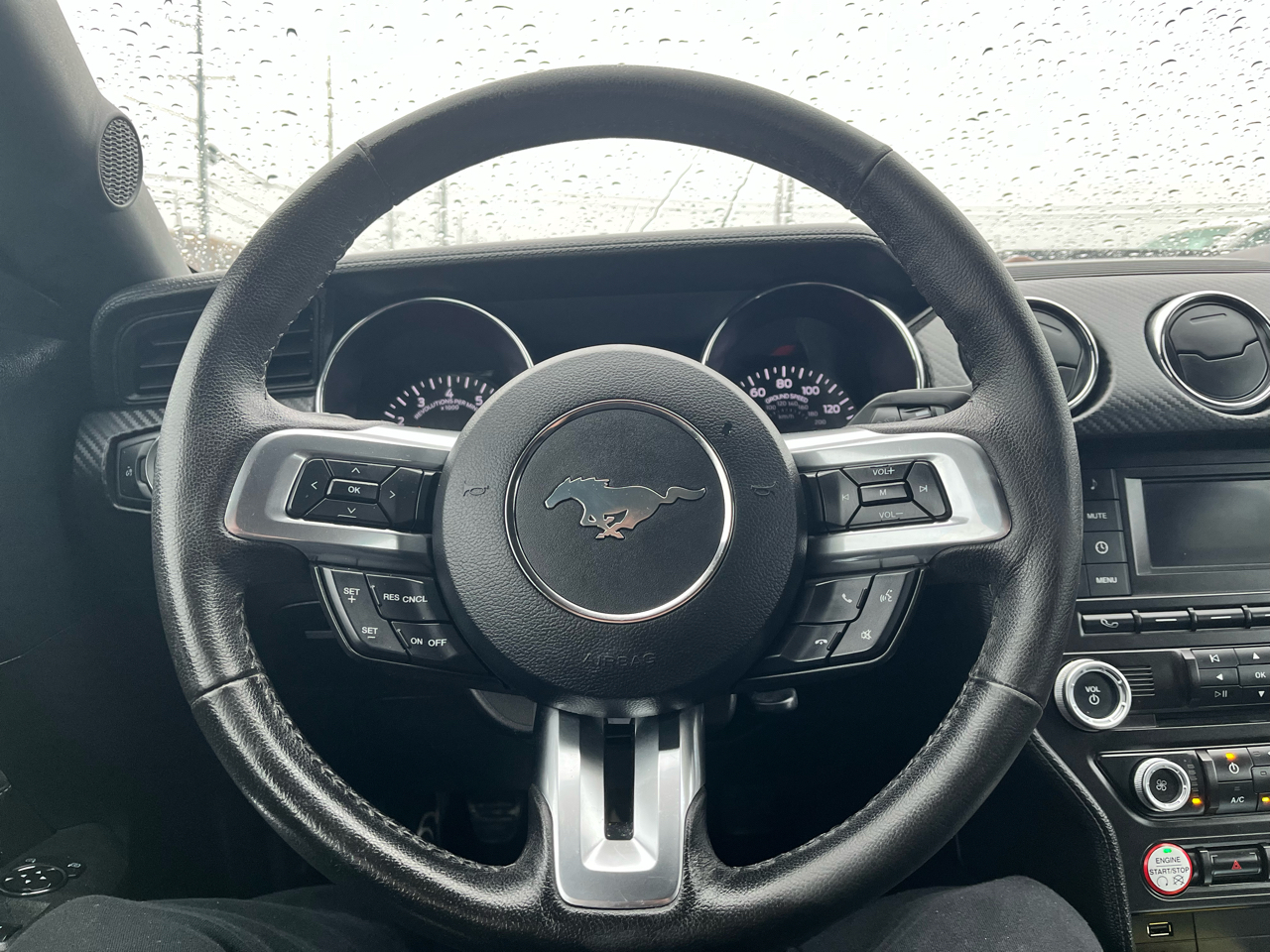 Ford Mustang 2dr Fastback V6 2015 Ford Mustang 2dr Fastback V6 2015