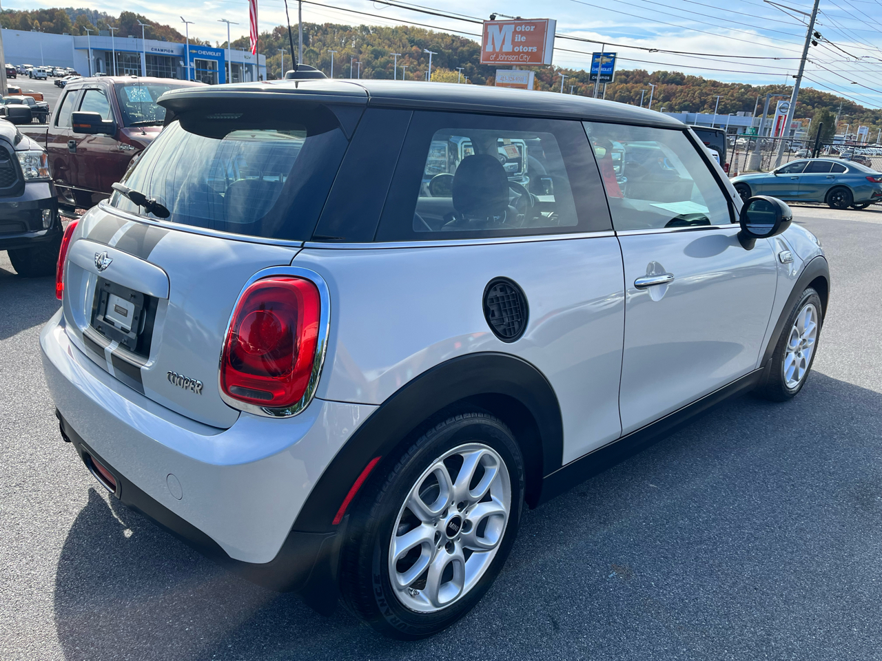 MINI Cooper Hardtop 2dr HB 2015 MINI Cooper Hardtop 2dr HB 2015