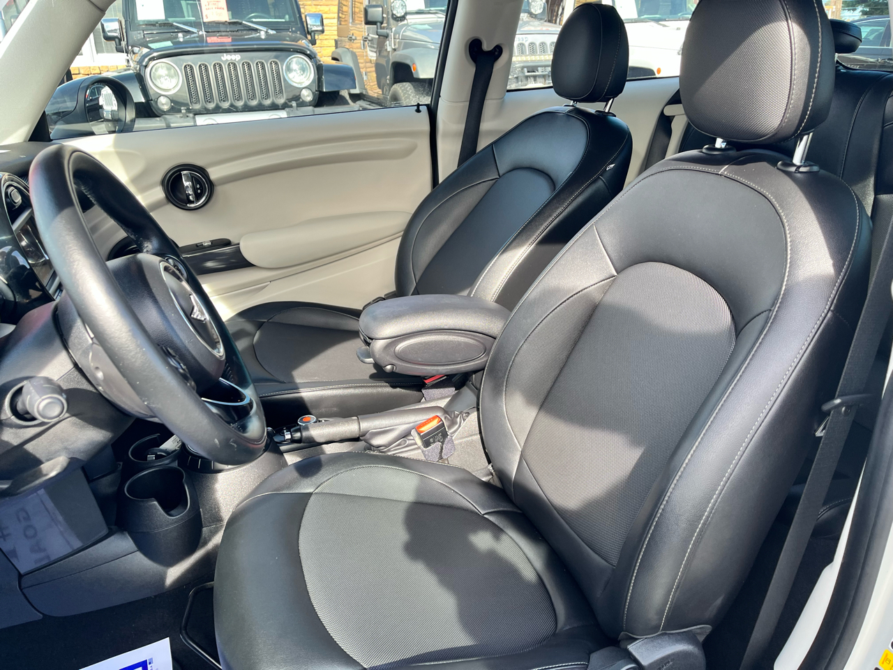 MINI Cooper Hardtop 2dr HB 2015 MINI Cooper Hardtop 2dr HB 2015