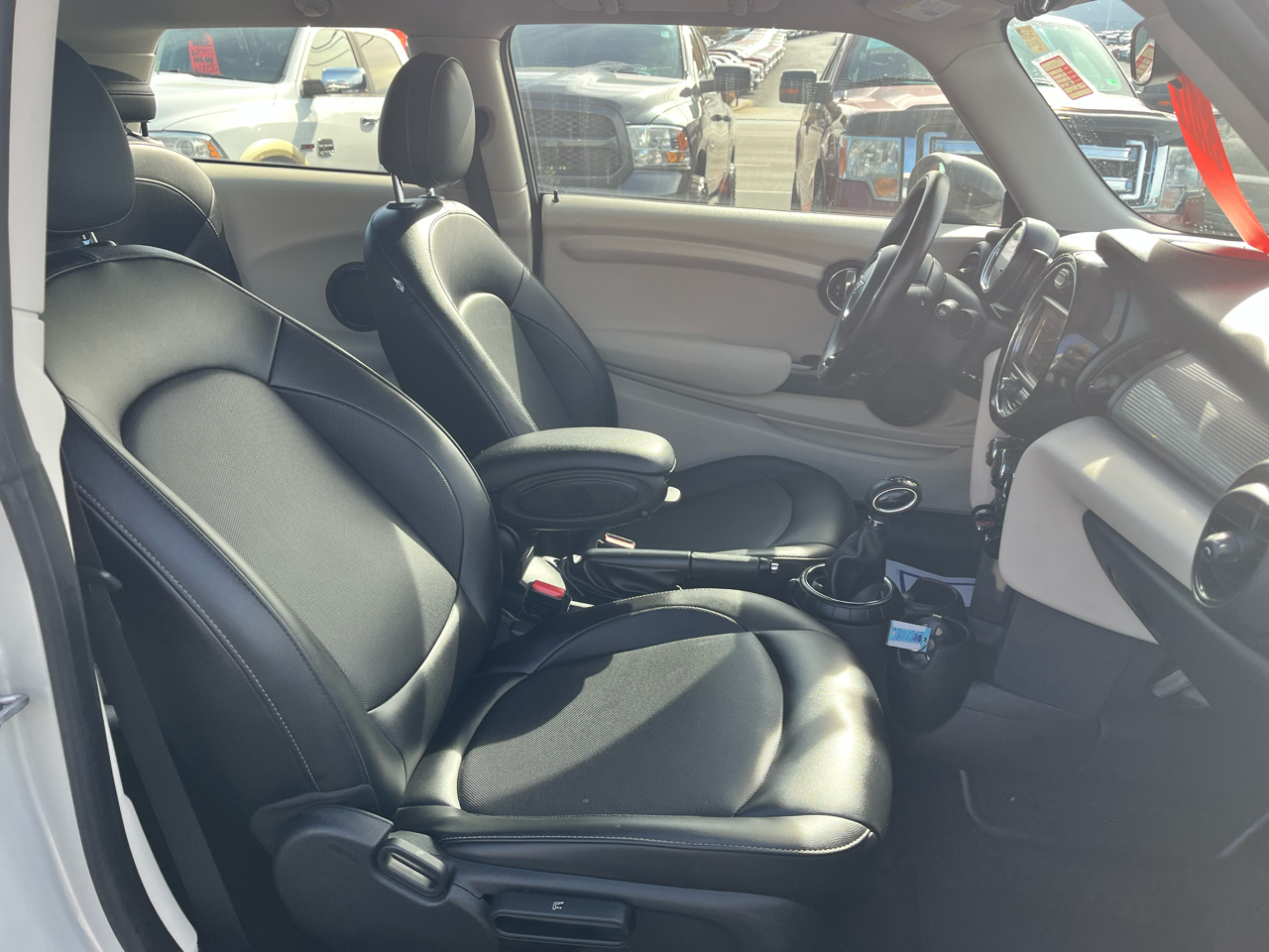 MINI Cooper Hardtop 2dr HB 2015 MINI Cooper Hardtop 2dr HB 2015