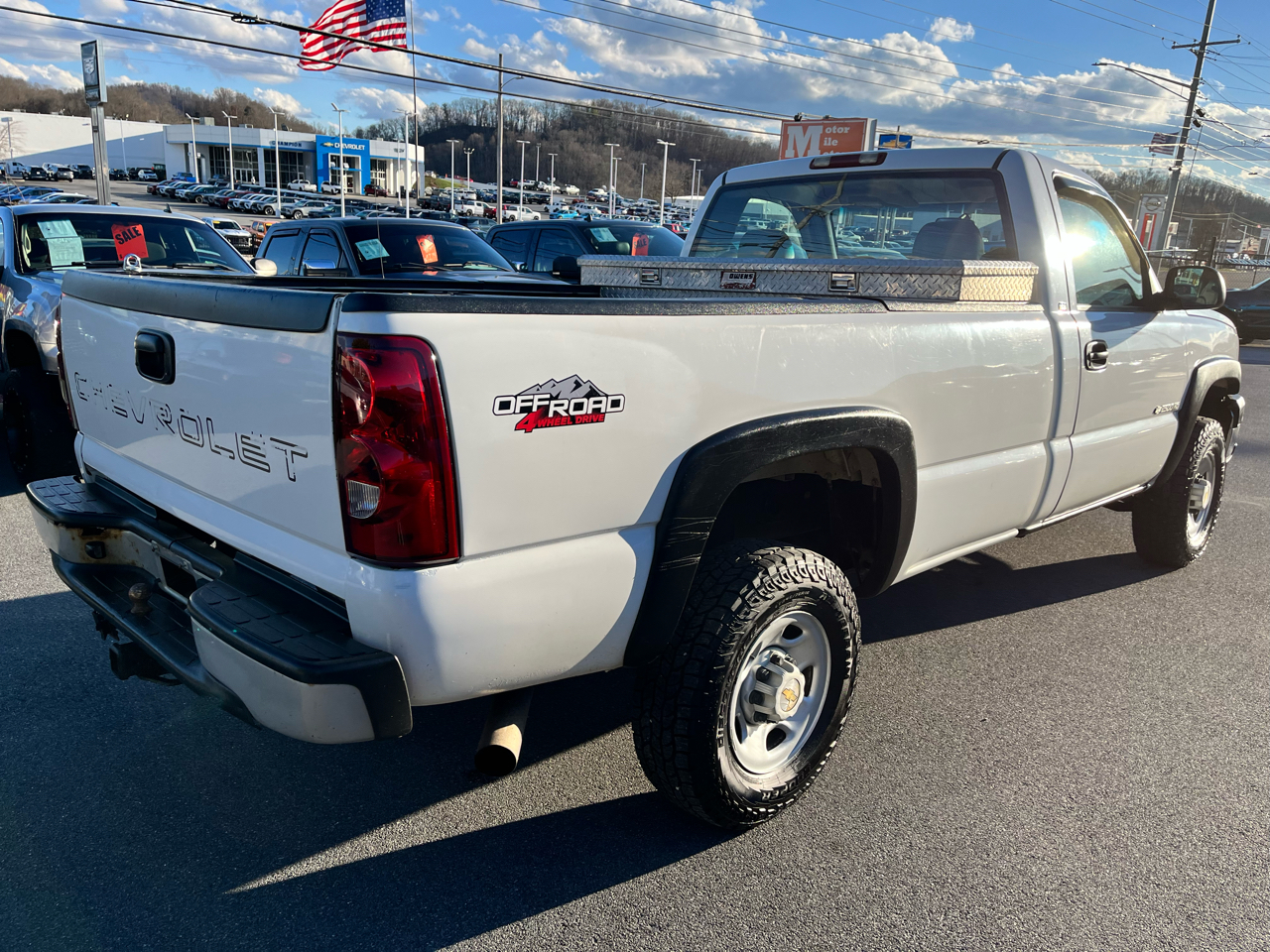 Chevrolet Silverado 2500HD Reg Cab 133" WB 4WD Work Truck 2004