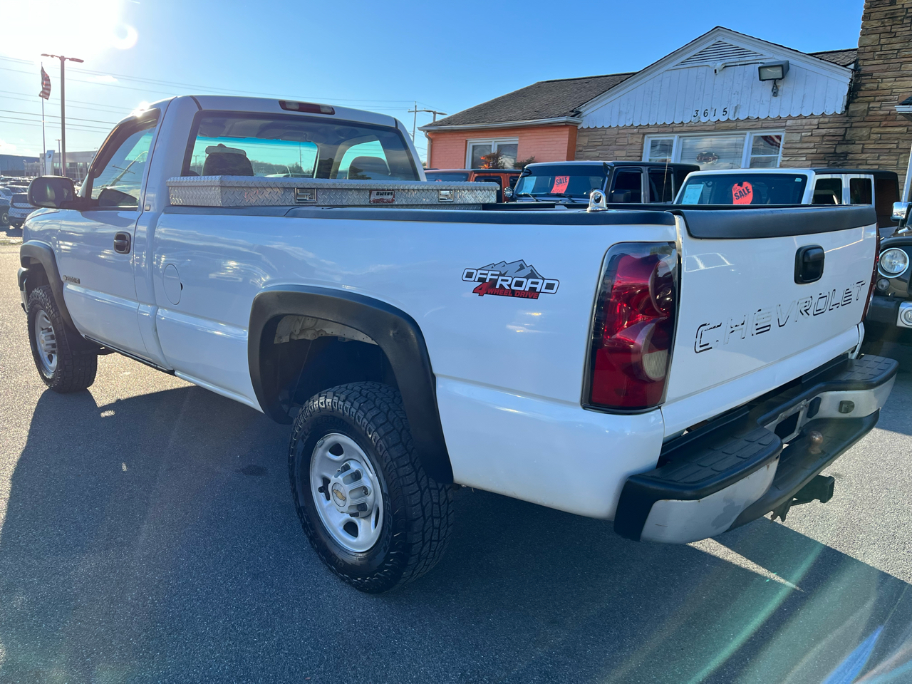 Chevrolet Silverado 2500HD Reg Cab 133" WB 4WD Work Truck 2004