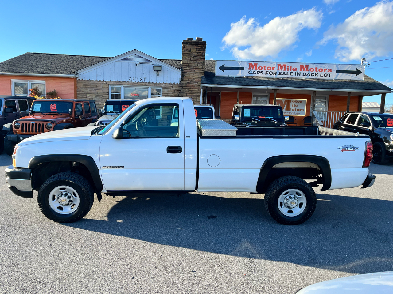 Chevrolet Silverado 2500HD Reg Cab 133" WB 4WD Work Truck 2004