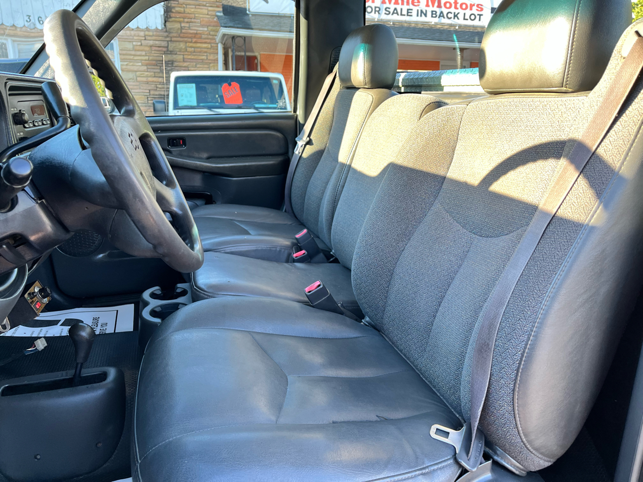 Chevrolet Silverado 2500HD Reg Cab 133" WB 4WD Work Truck 2004