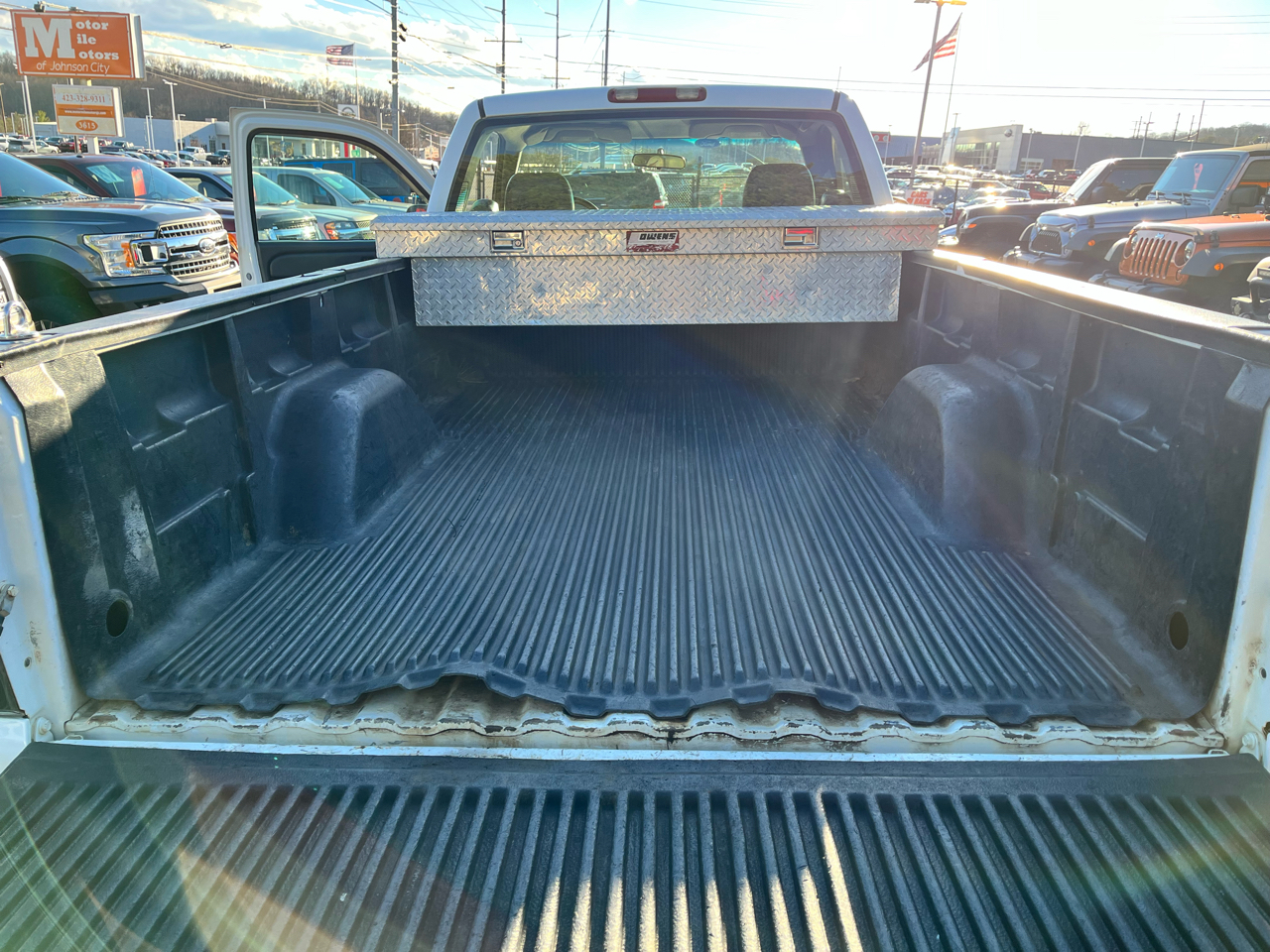 Chevrolet Silverado 2500HD Reg Cab 133" WB 4WD Work Truck 2004