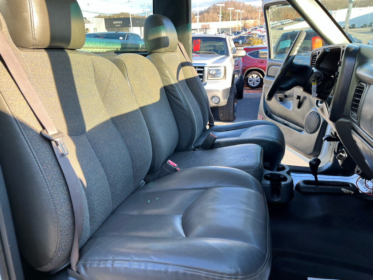 Chevrolet Silverado 2500HD Reg Cab 133" WB 4WD Work Truck 2004