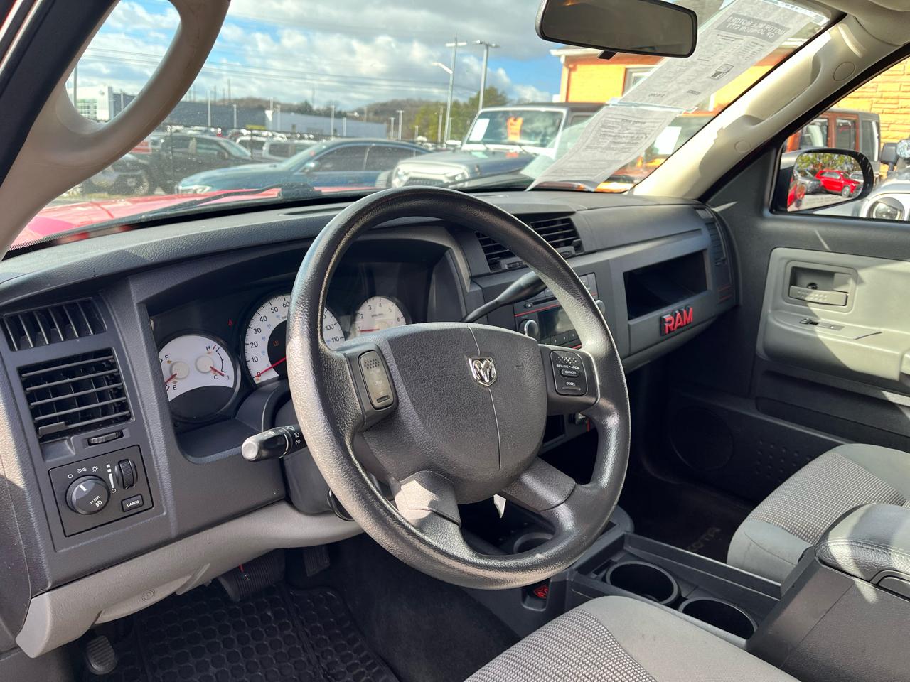 Dodge Dakota 4WD Crew Cab Bighorn/Lonestar 2011