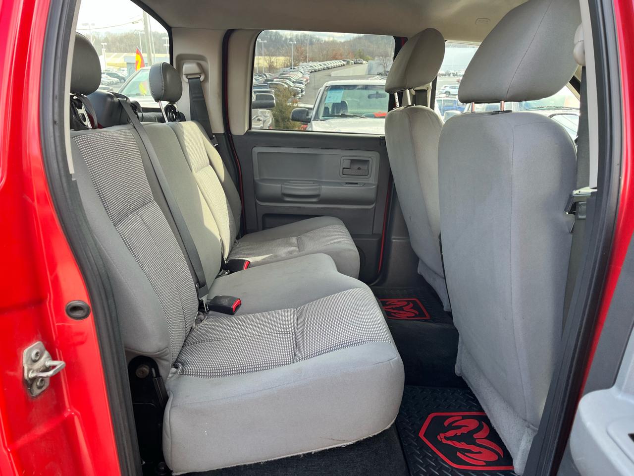 Dodge Dakota 4WD Crew Cab Bighorn/Lonestar 2011