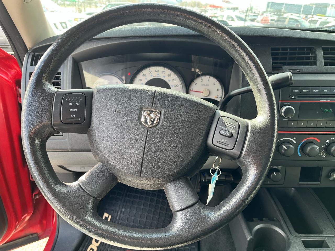 Dodge Dakota 4WD Crew Cab Bighorn/Lonestar 2011