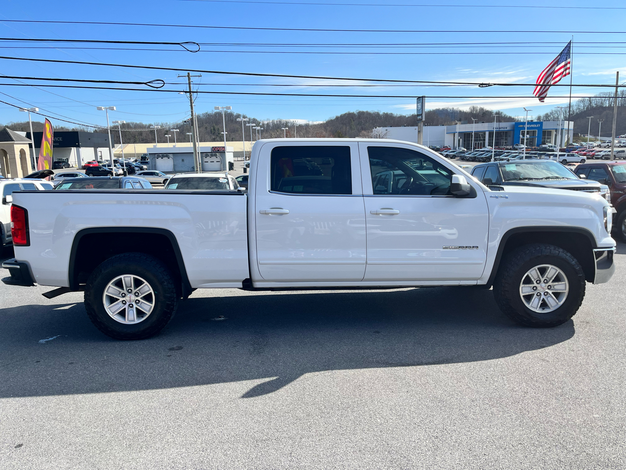 GMC Sierra 1500 4WD Crew Cab 153.0" SLE 2018