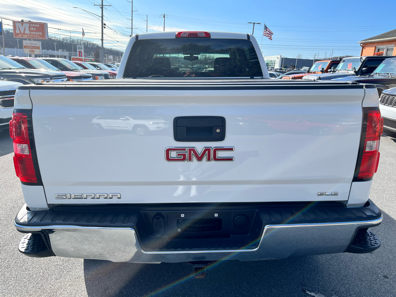 GMC Sierra 1500 4WD Crew Cab 153.0" SLE 2018