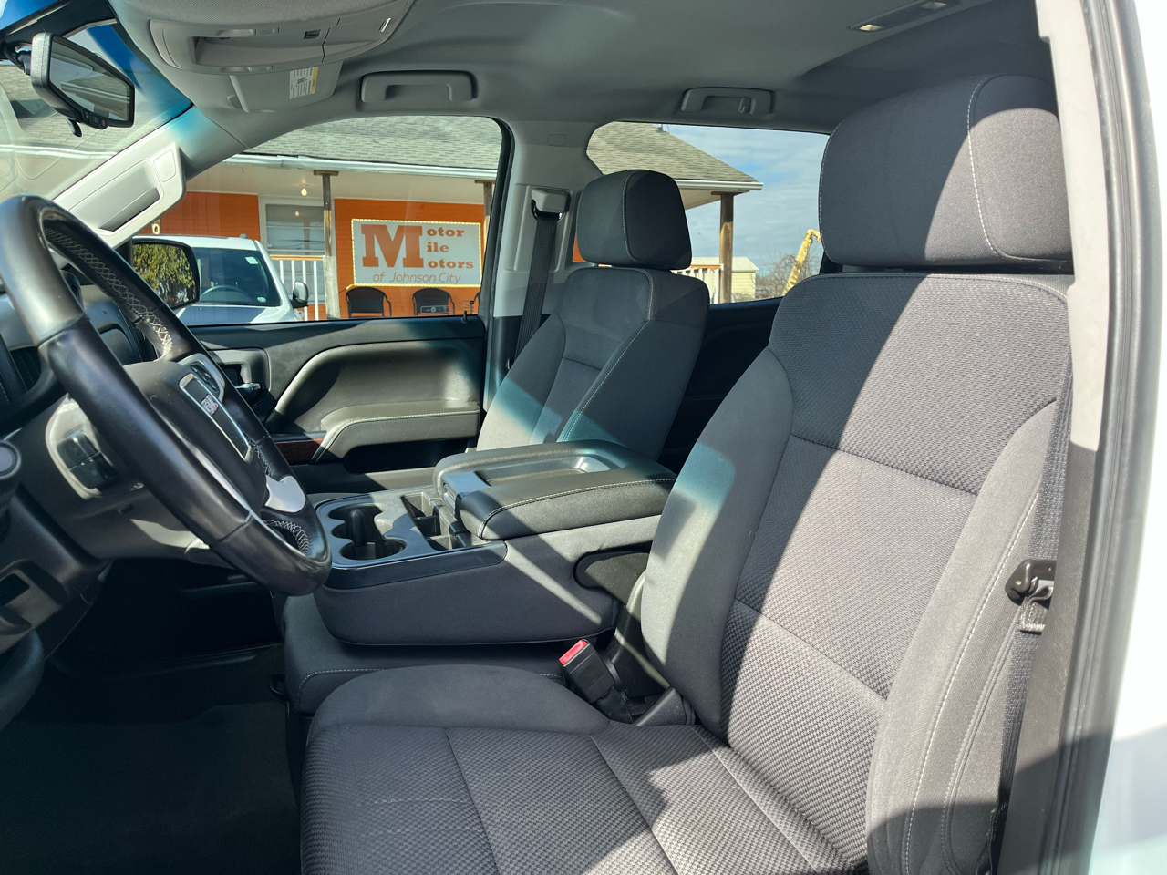 GMC Sierra 1500 4WD Crew Cab 153.0" SLE 2018